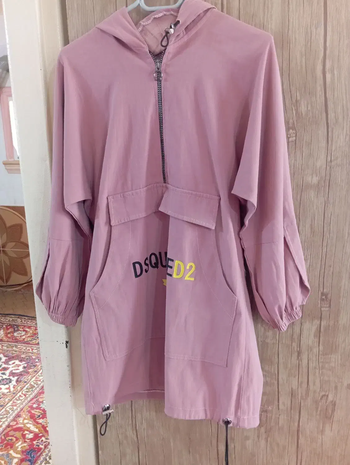 مانتو و پوتین|لباس|تایباد, |دیوار