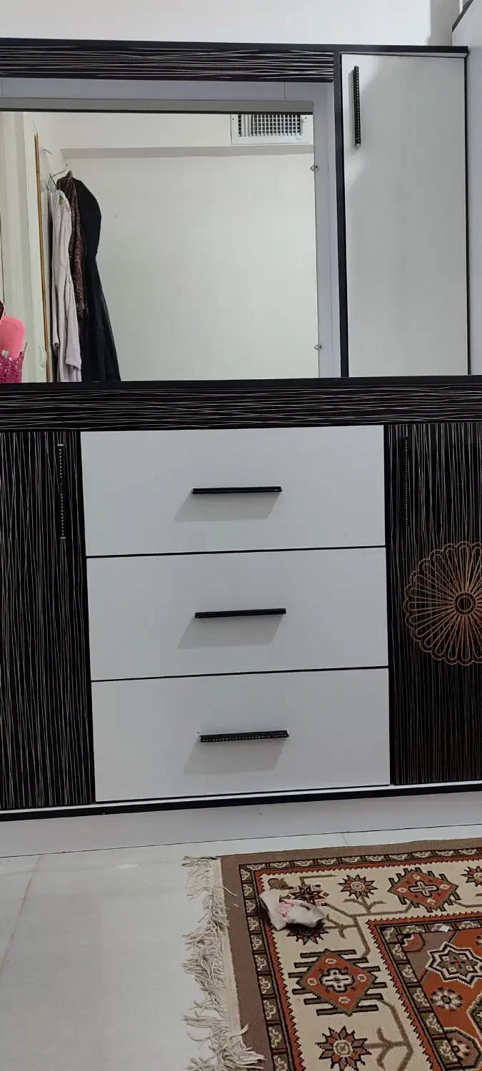 دلاور وآینه سفید مشکی|جاکفشی، کمد، دراور|پاکدشت, پاکدشت (مامازند)|دیوار