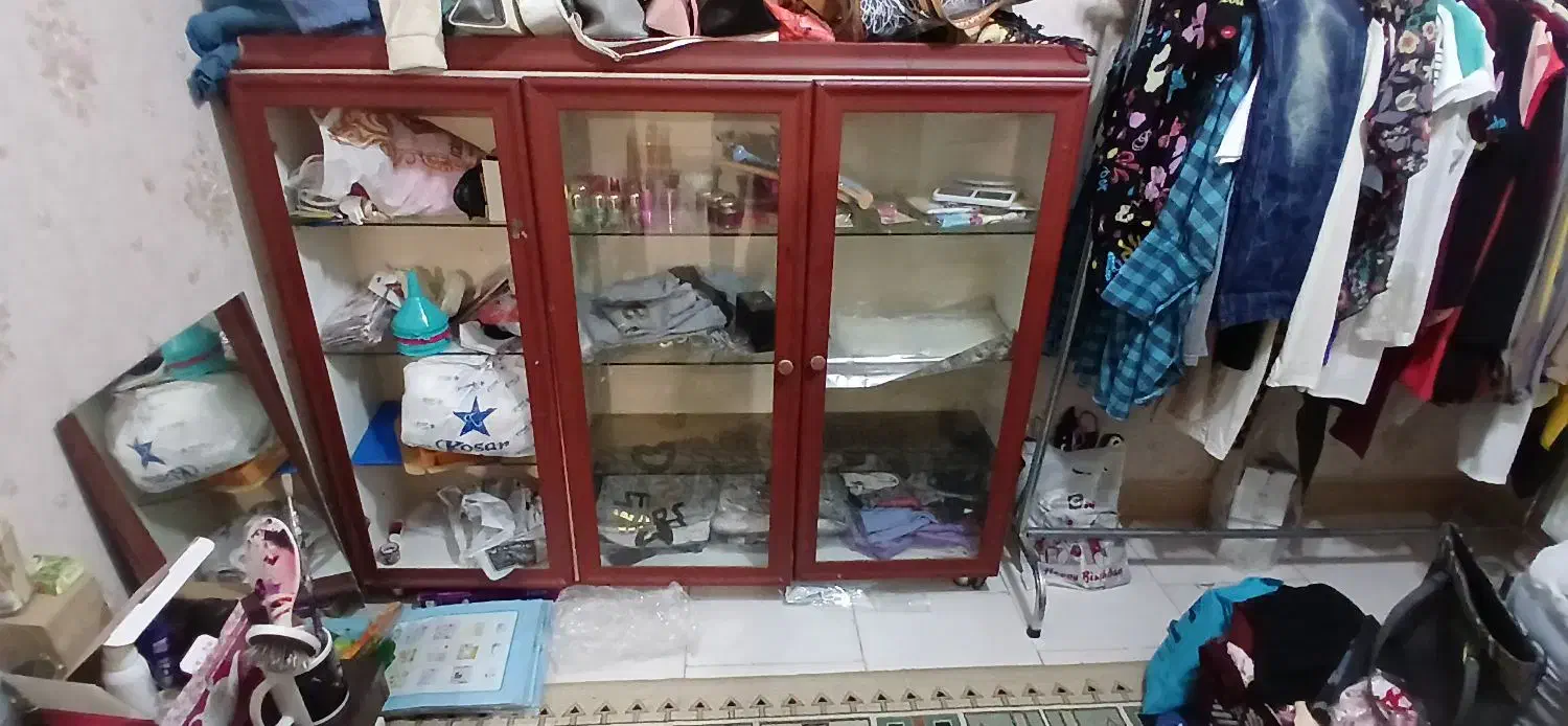 ویترین سه درب|کتابخانه، شلف، قفسه‌های دیواری|پردیس, فاز ۲|دیوار