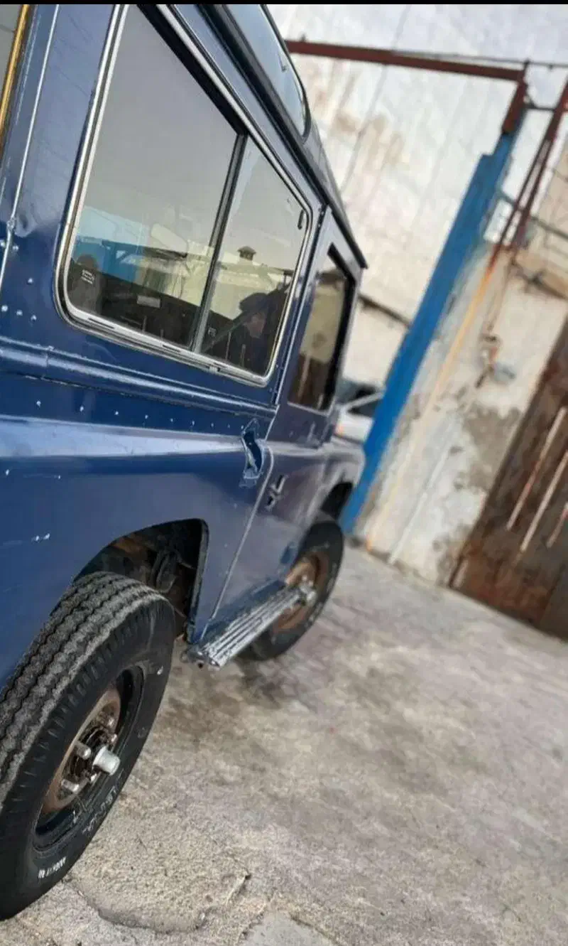 پاژن دو در بدون رنگ موتور انگلیس قرمز ۱۳۷۷ آفرودی|خودرو سواری و وانت|ارومیه, |دیوار