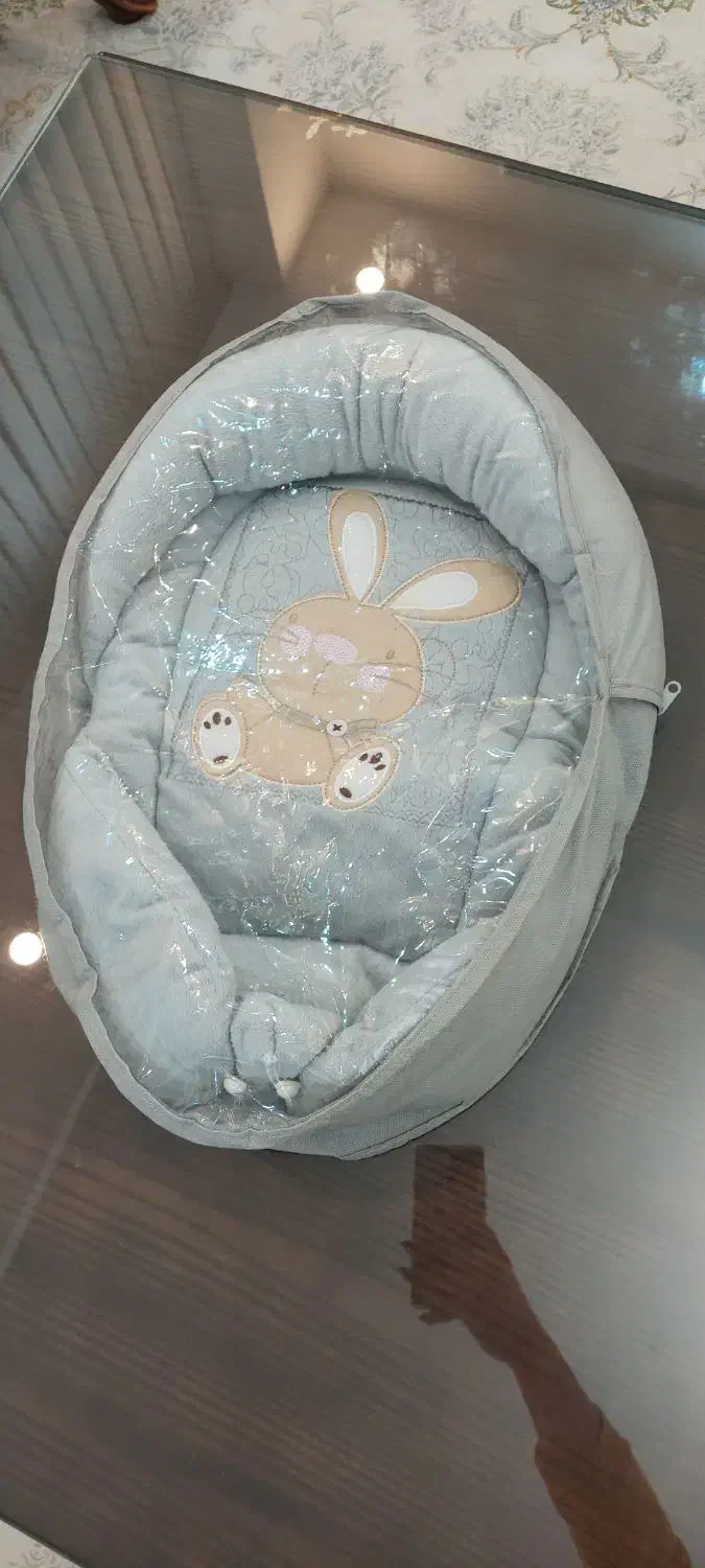 آغوشی|اسباب و اثاث بچه|رباط‌کریم, رباط‌کریم|دیوار