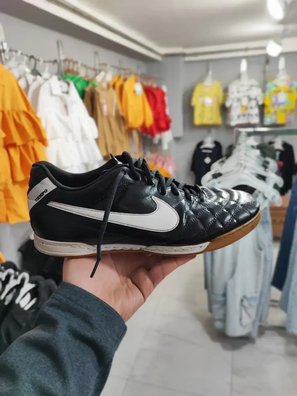 کفش سالنی نایک|ورزش‌های توپی|میاندوآب, |دیوار