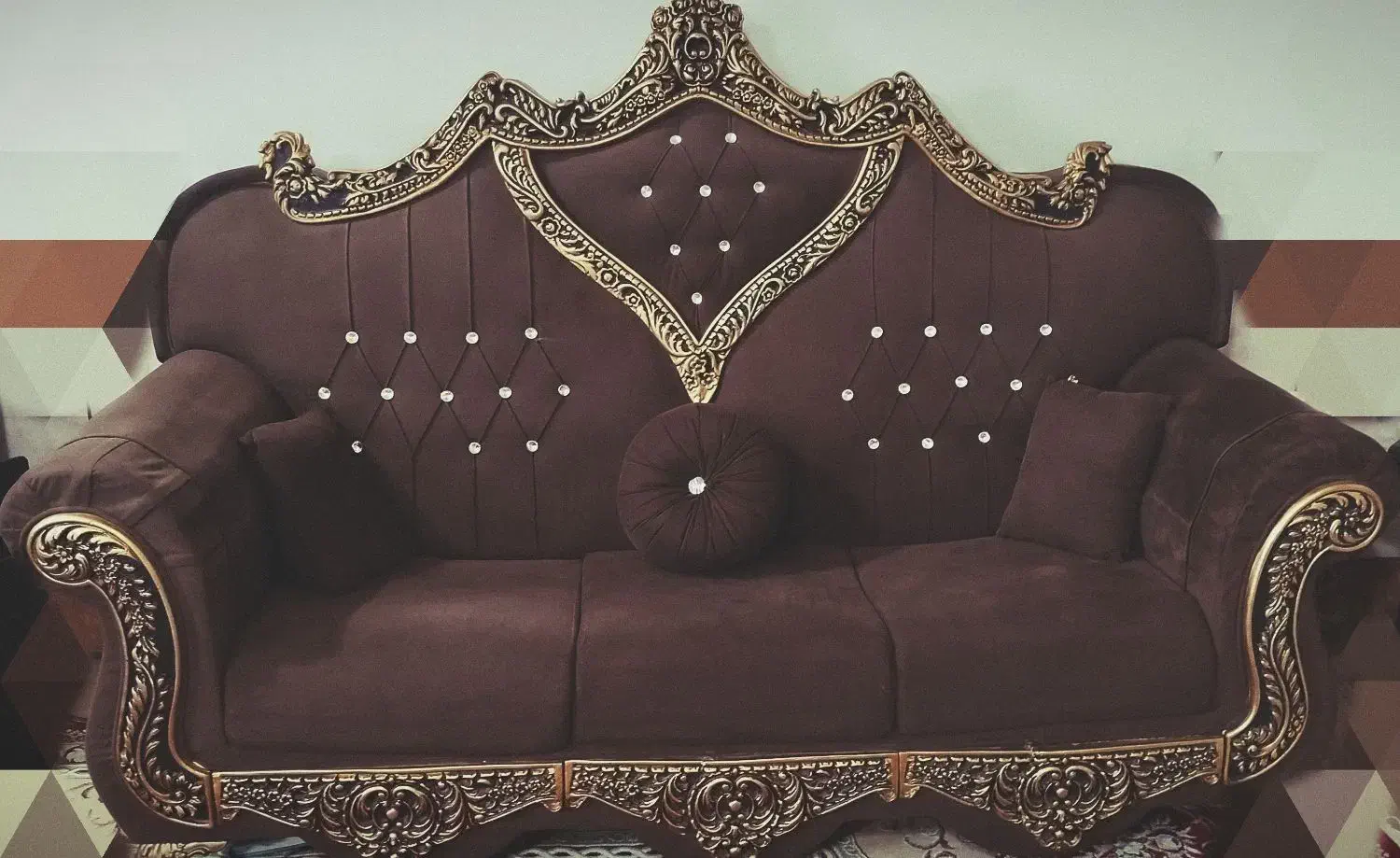 مبل قهوه‌ای سوخته|مبلمان خانگی و میز عسلی|شهرکرد, |دیوار