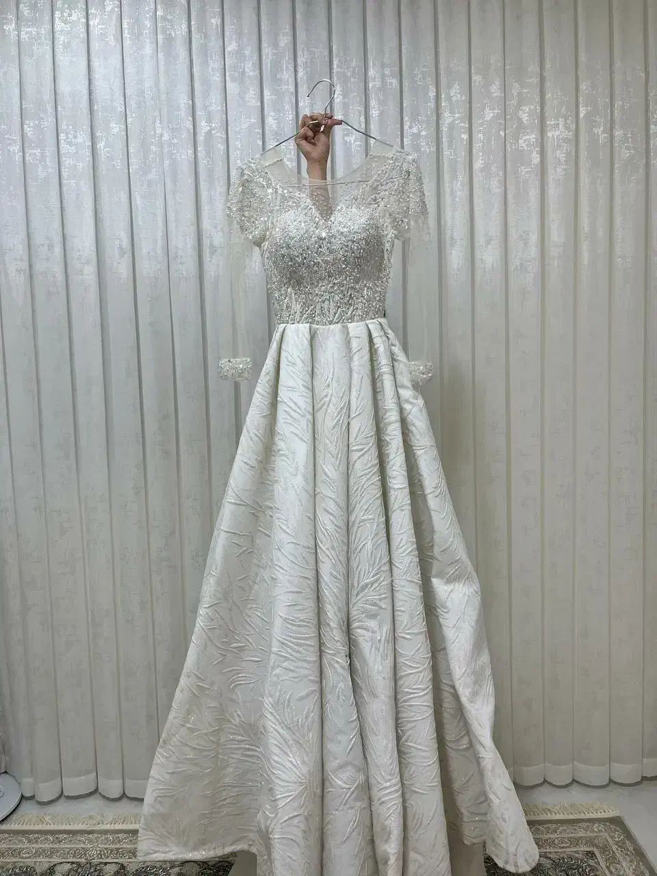 لباس عروس نو|لباس|فردوس (خراسان), |دیوار