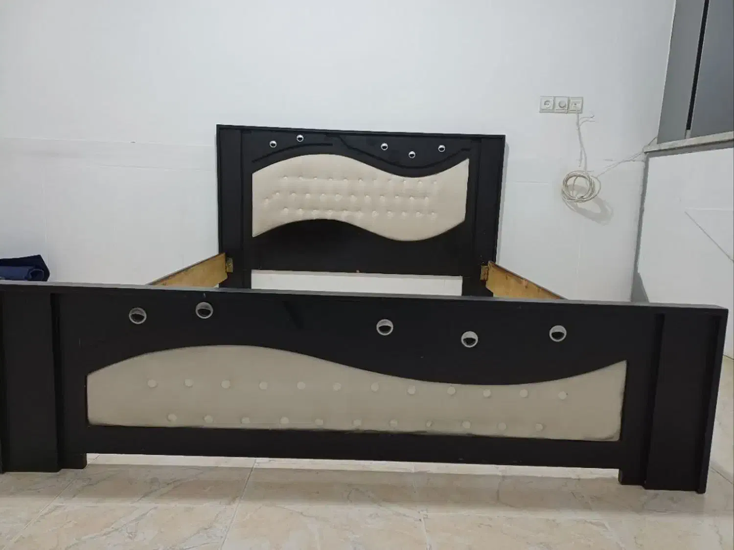 تخت دونفره چوبی|تخت و سرویس خواب|شاهرود, |دیوار