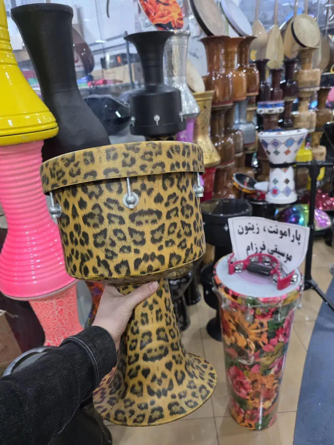 ضرب تمبک پلنگی تلقی ( تمپو و تیمپو کد ۵۶)|سازهای سنتی|شیراز, سینما سعدی|دیوار