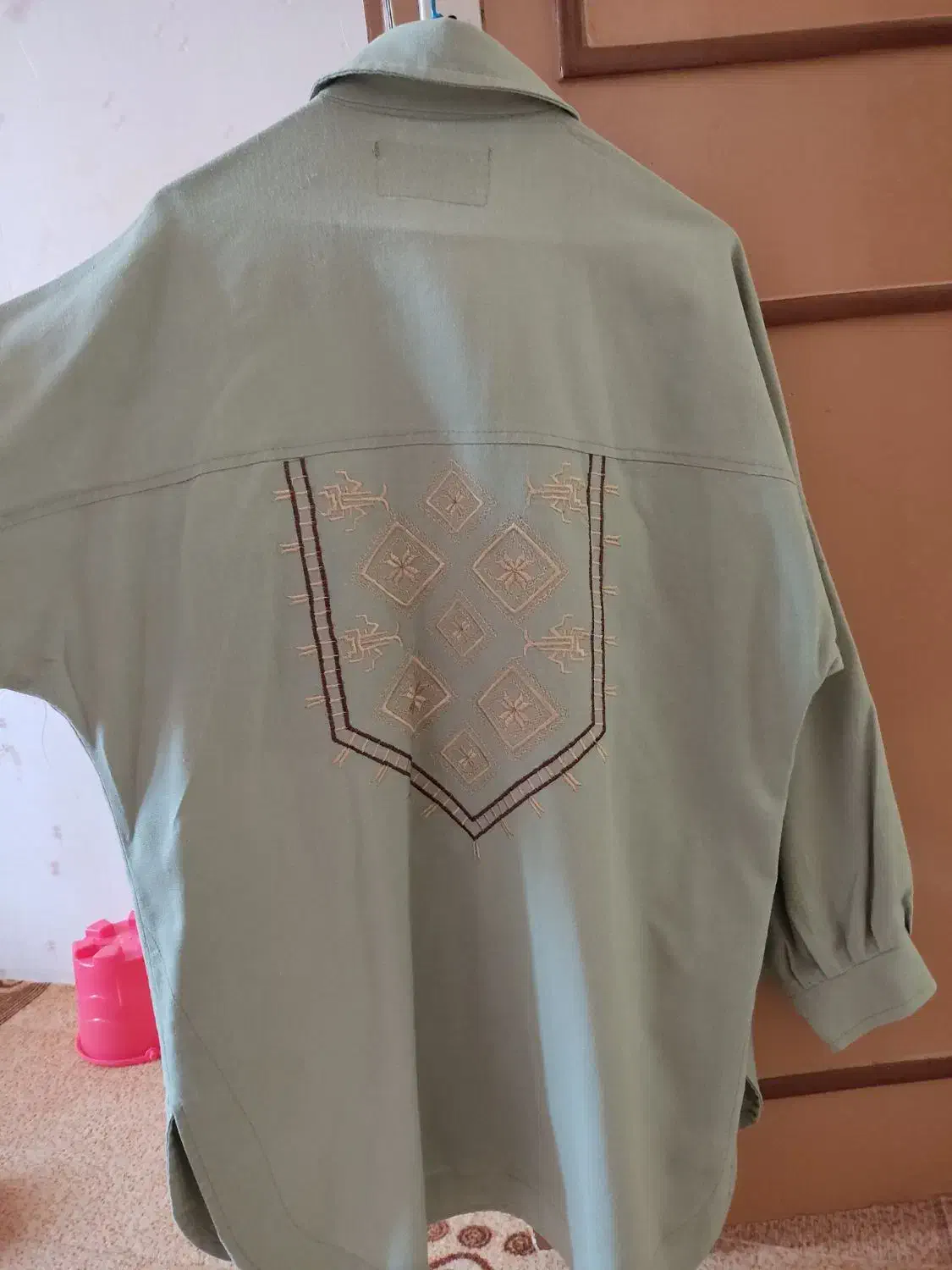 مانتو لنین|لباس|سبزوار, نواب صفوی|دیوار