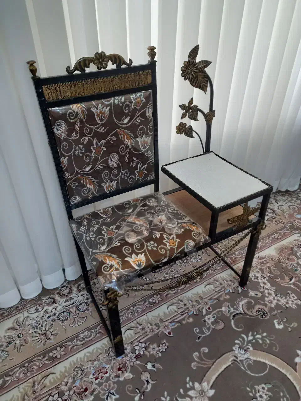 صندلی تلفن|صندلی و نیمکت|قائن, |دیوار