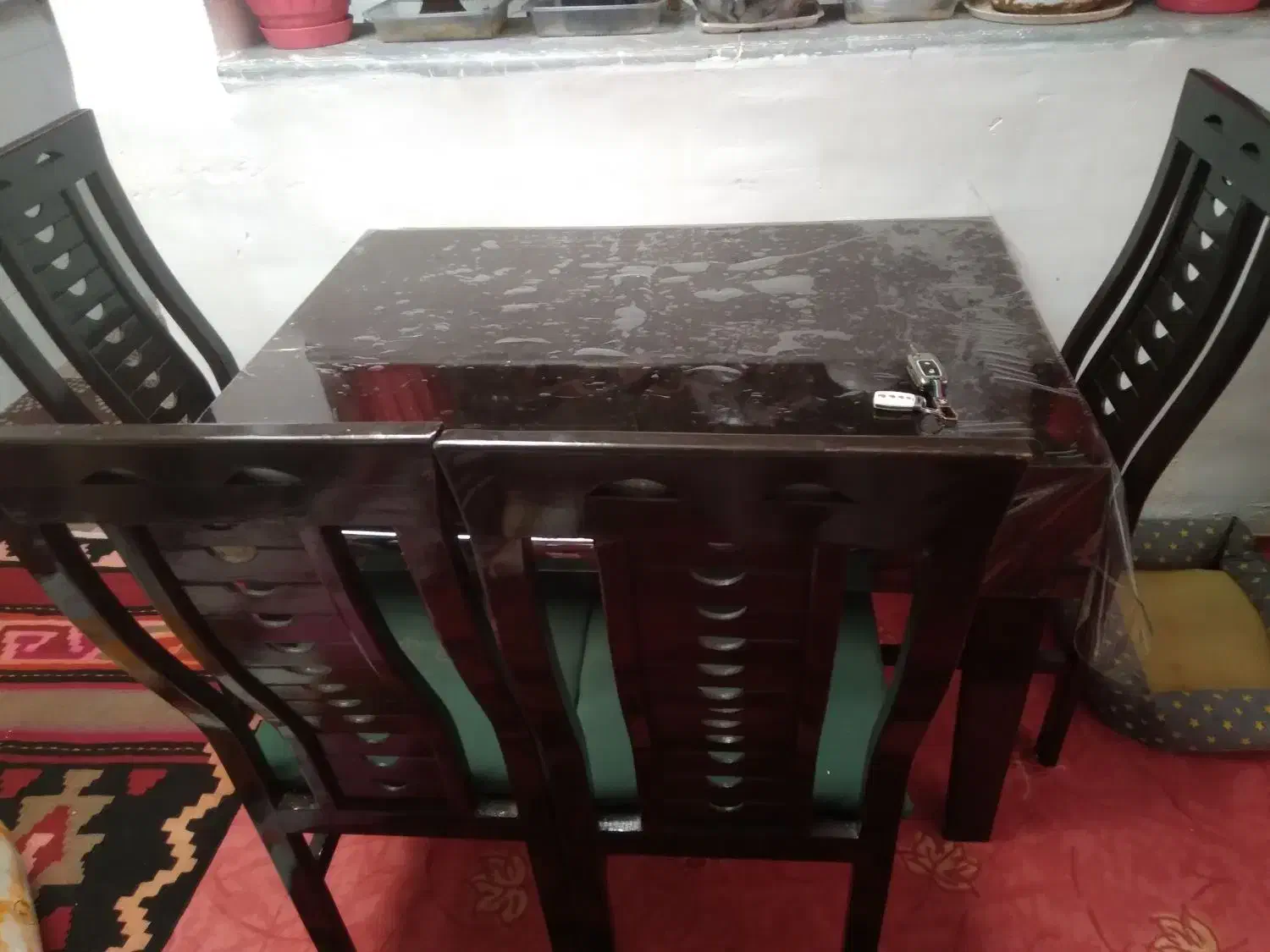 میز ناهار خوری ۴نفره کاملا سالم|میز و صندلی غذاخوری|میانه, |دیوار