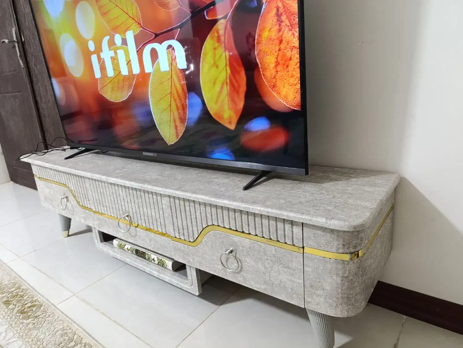 میز تلویزیون نو سالم بلندی 170 قصرشیرین|میز تلویزیون|قصرشیرین, |دیوار