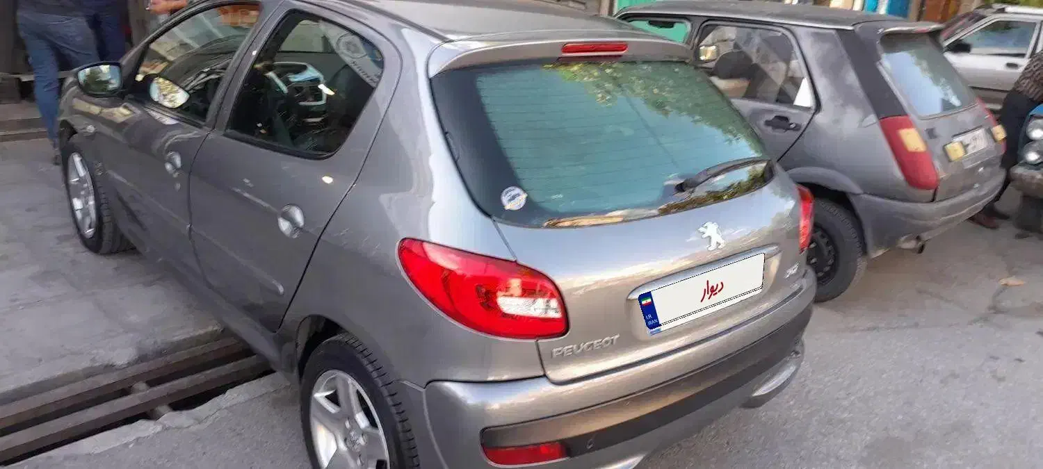 ۲۰۷ اتوماتیک بدون رنگ|خودرو سواری و وانت|بروجرد, |دیوار