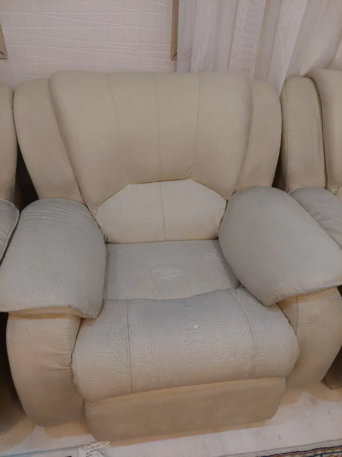 مبل چرمی کارکرده ۷ نفره|مبلمان خانگی و میز عسلی|شیراز, کوی زهرا|دیوار