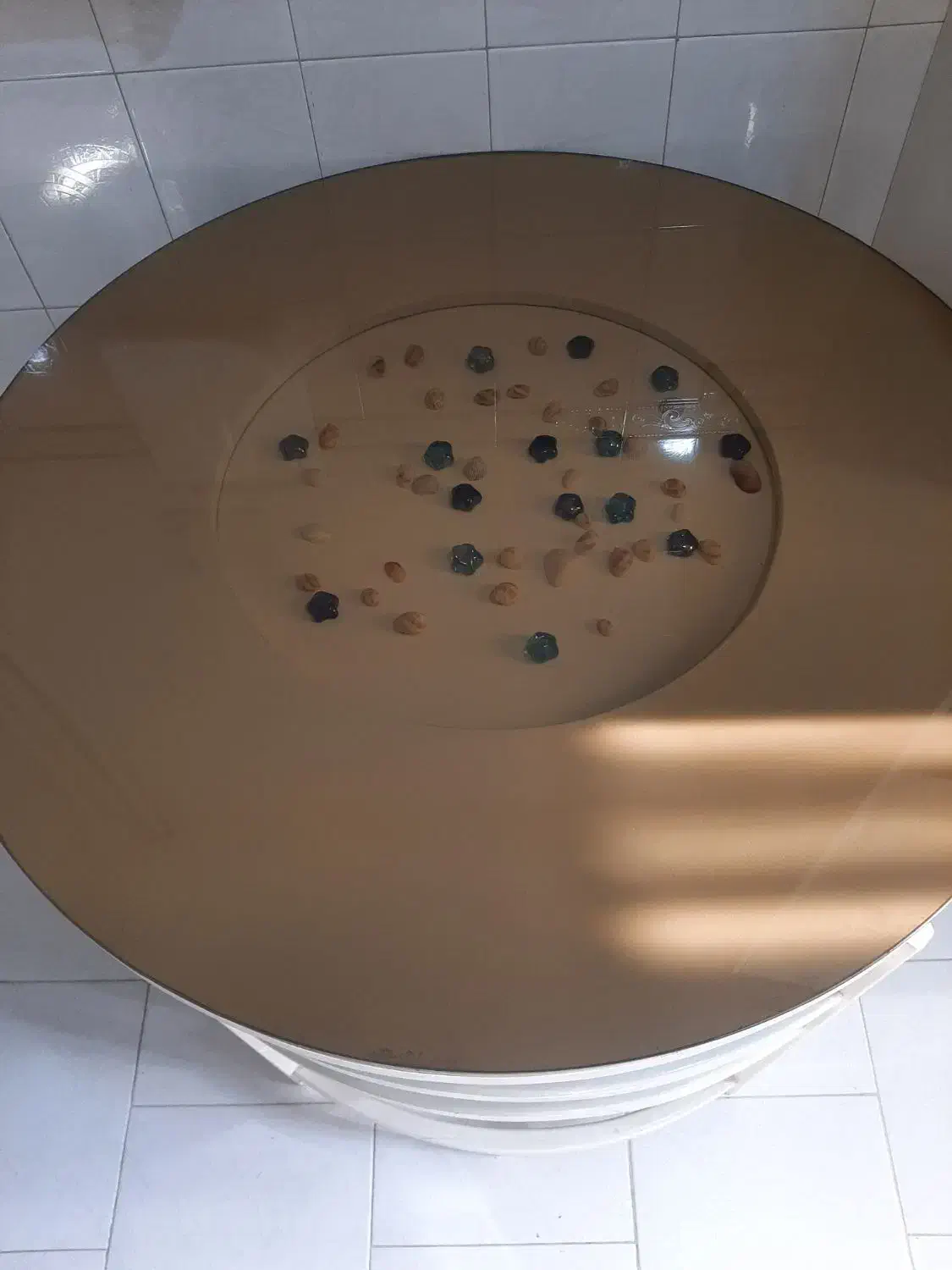 میز ناهار خوری گرد کم جا|میز و صندلی غذاخوری|تهران, فلسطین (میدان انقلاب)|دیوار