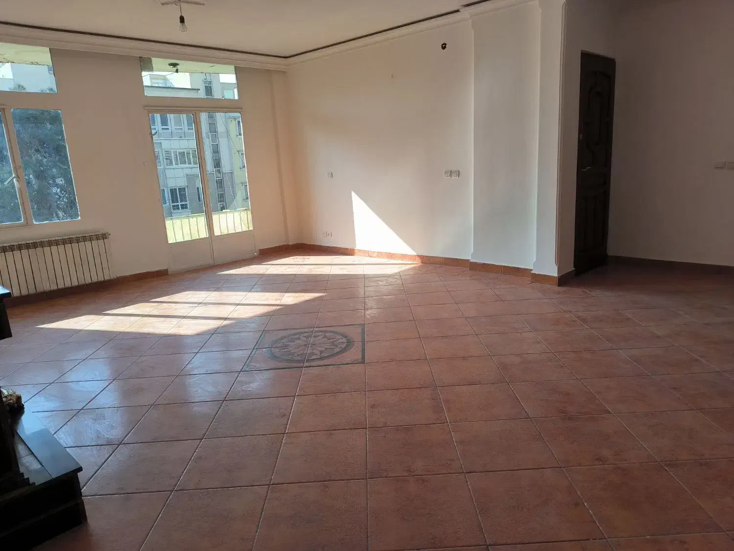 ۱۴۰ متر سه خواب بهار تهرانپارس غرق نور طبقه آخر