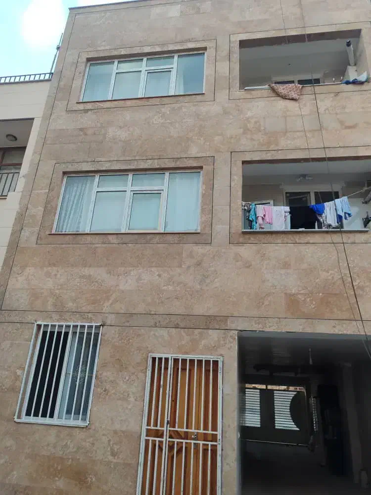 خانه ویلایی دوطبقه  روی پیلوت ویک سوییت همکف|فروش خانه و ویلا|فولادشهر, B2|دیوار