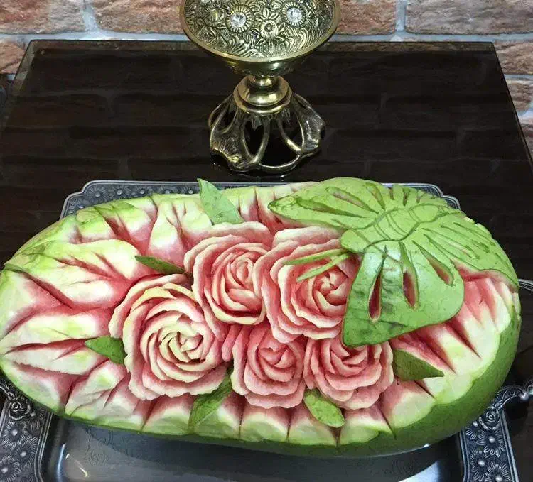 میوه آرایی و تزئین هندوانه برای مناسبت شب یلدا|خدمات پذیرایی، مراسم|تهران, شهرک چیتگر|دیوار