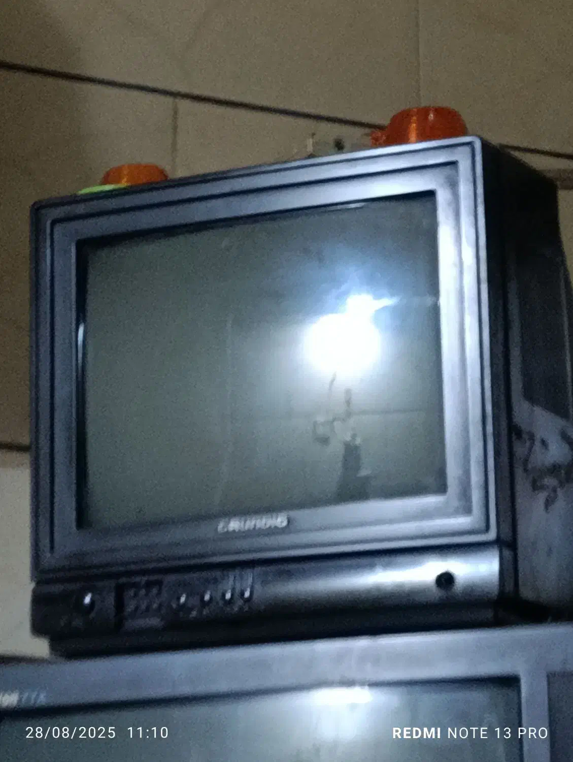 تلویزیون سالم. م و ض با ما نی تور کامپیوتر|تلویزیون و پروژکتور|خمینیشهر, |دیوار