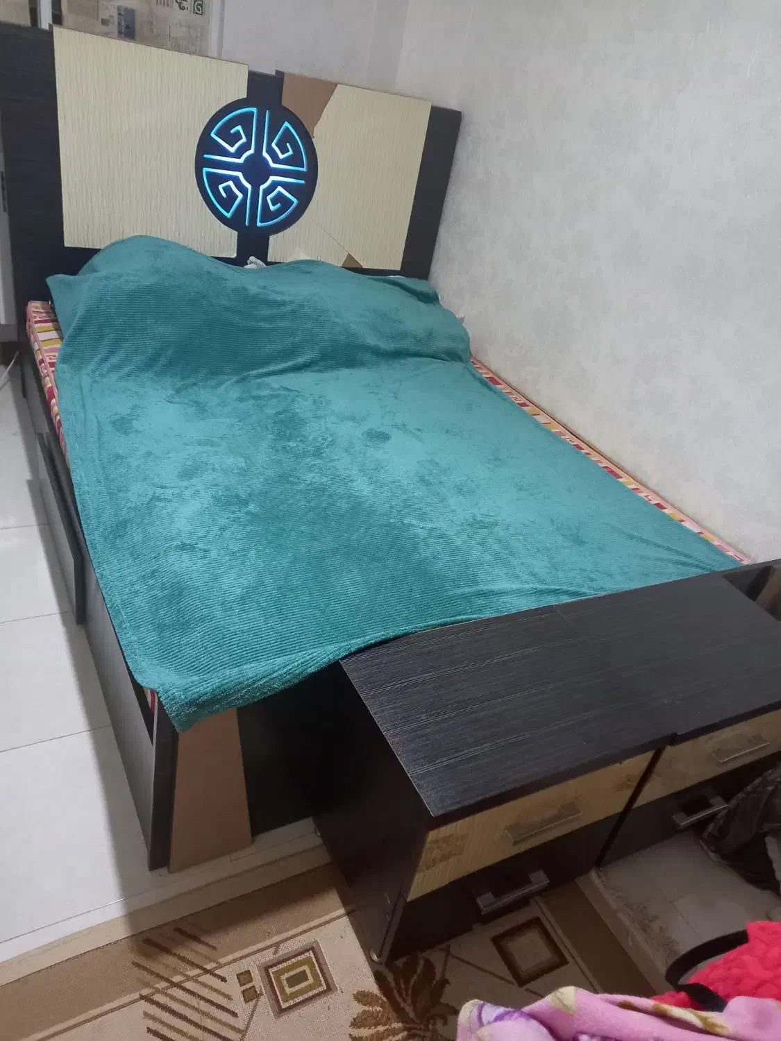 سرویس کامل تخت خواب دونفره|تخت و سرویس خواب|رشت, لاکانی|دیوار
