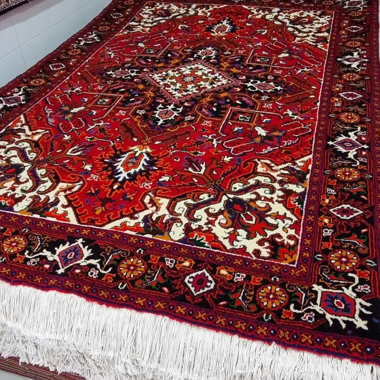 فرش های گوناگون ۳در۲|فرش|مراغه, |دیوار