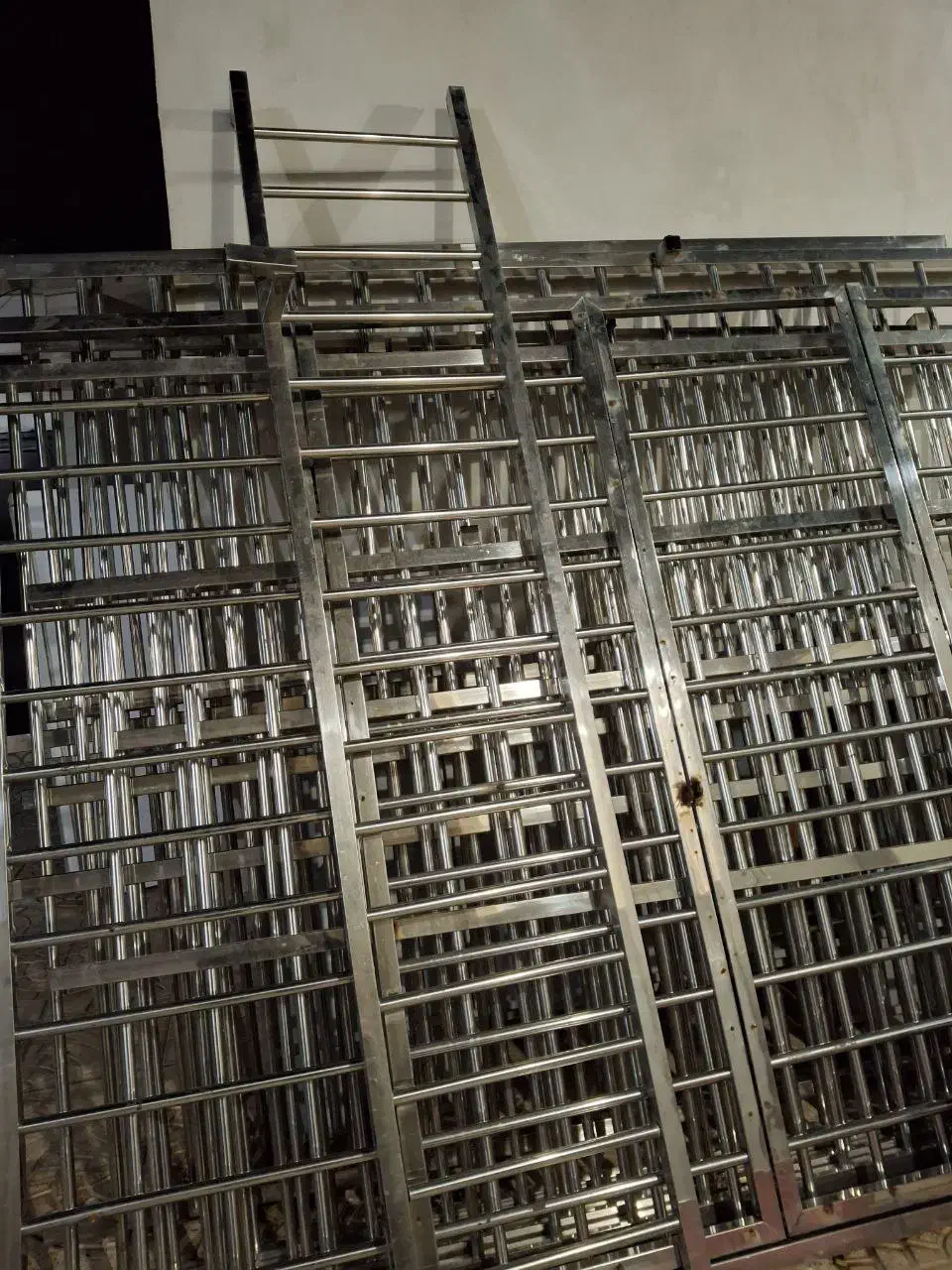 نرده محافظ مغازه|فروشگاه و مغازه|قره ضیاالدین, |دیوار