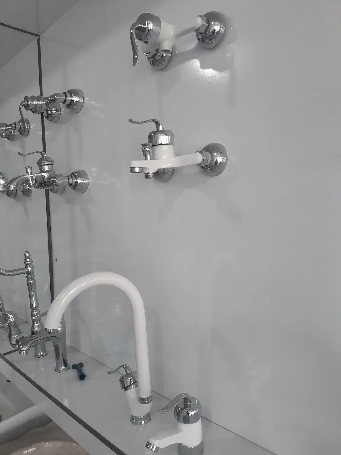 شیرآلات سفید طلایی|لوازم سرویس بهداشتی|رفسنجان, |دیوار