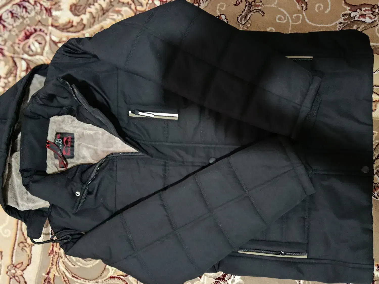 کاپشن|لباس|خرمدره, |دیوار