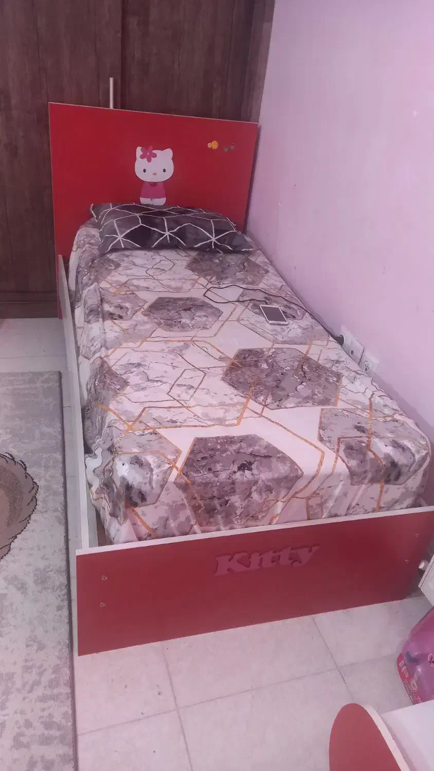 سرویس خواب دخترانه و پسرانه|تخت و سرویس خواب|فولادشهر, C3|دیوار