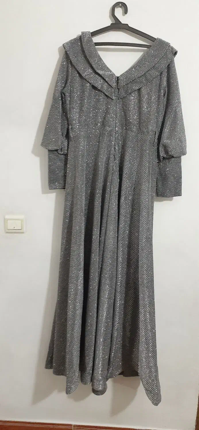 لباس مجلسی|لباس|قدس, شهرقدس|دیوار