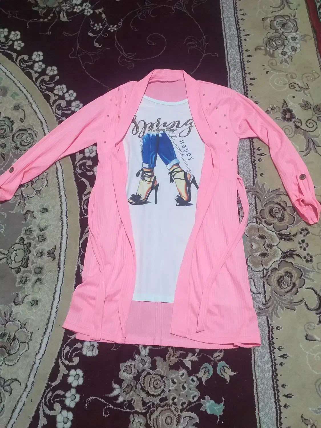 چند دست لباس نو|لباس|کرمانشاه, |دیوار