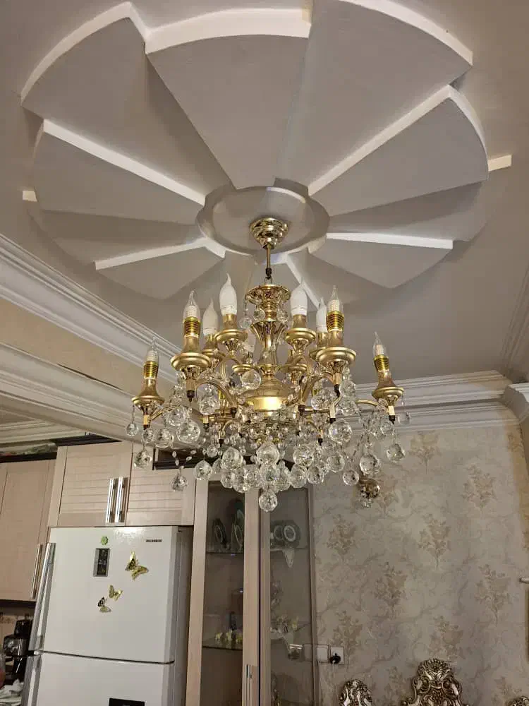 لوستر برنجی ۶ شاخه ۱۲ شعله|لوستر و چراغ آویز|ری, شهید غیوری (ابن باویه)|دیوار