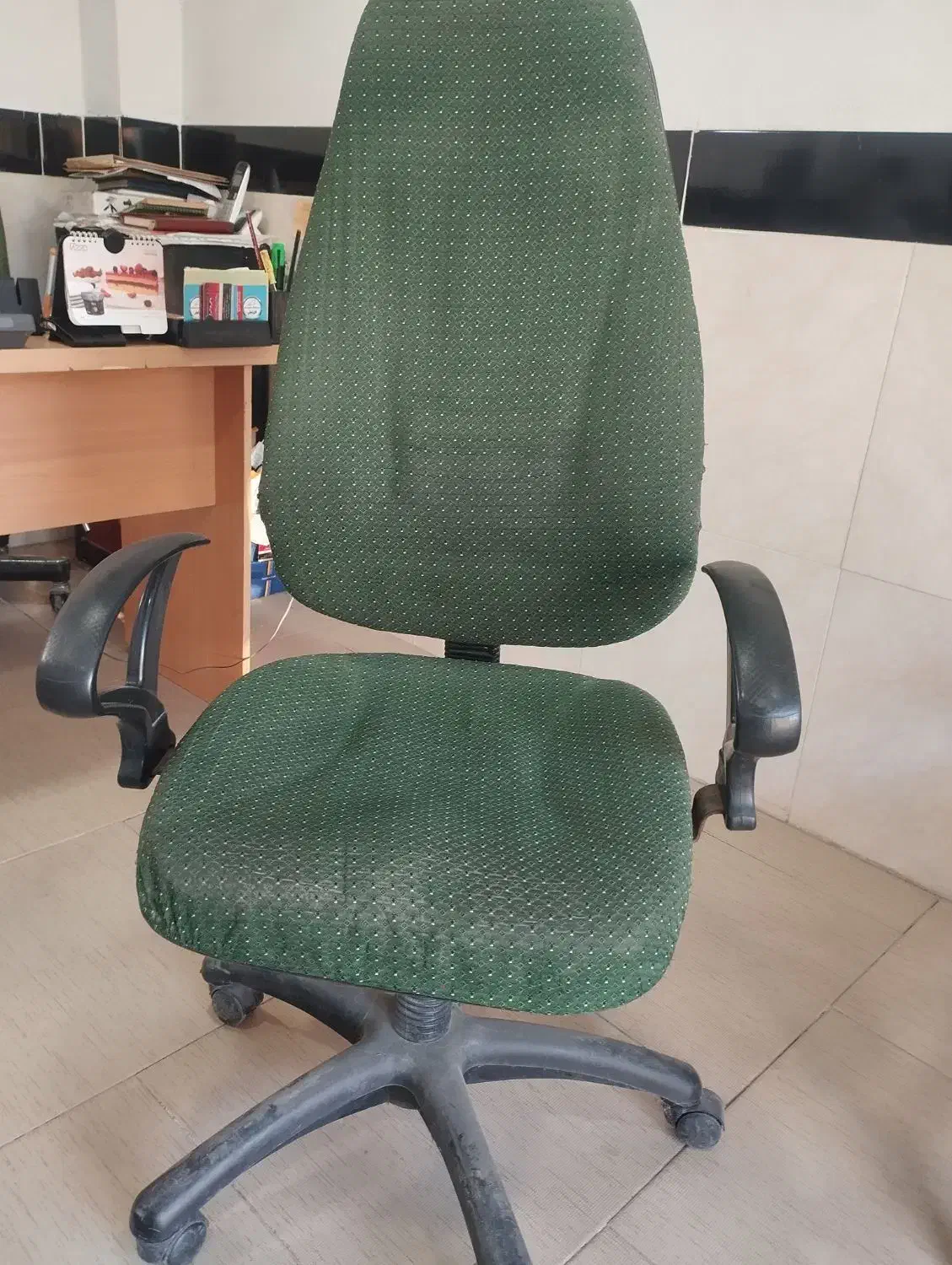 2 عدد صندلی چرخ دار گردان|دفتر کار|ساری, |دیوار