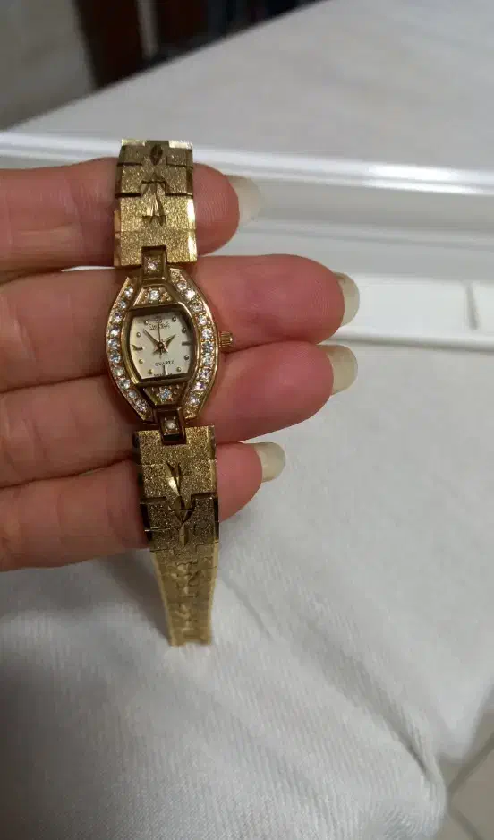 ساعت زنانه نو و  بسیار شیک و مجلسی|ساعت|ساری, |دیوار