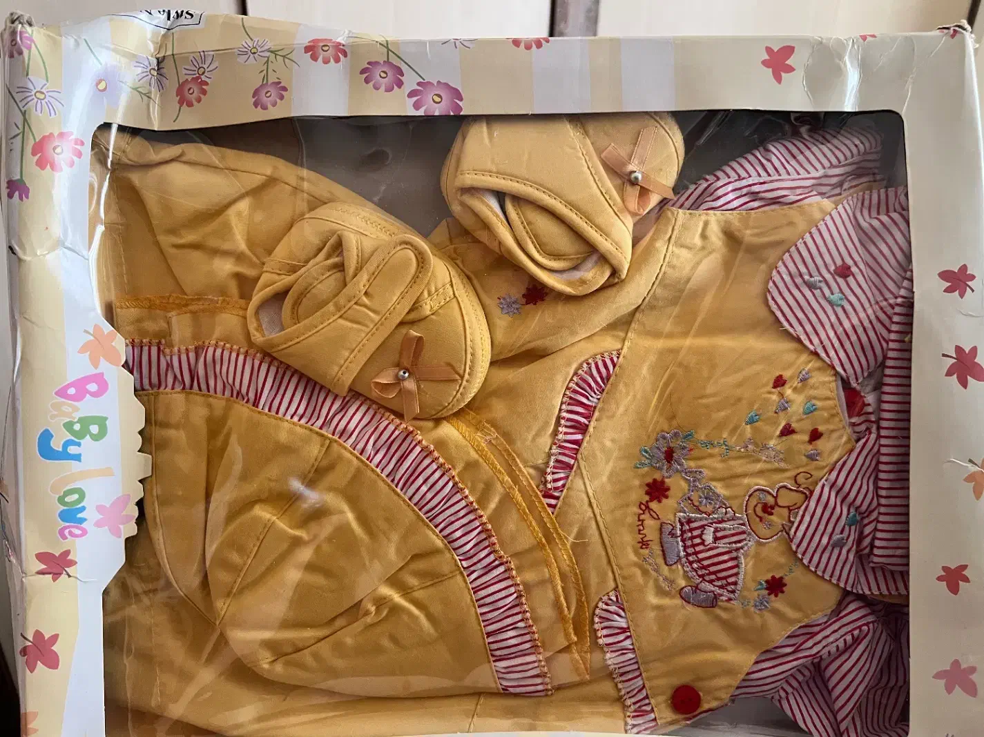 ست نوزادی  دخترونه‌|کفش و لباس بچه|مشهد, تربیت (صدف)|دیوار