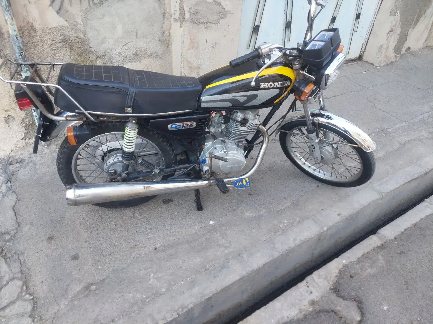 هوندا 83 سند به نام پلاک ملی|موتورسیکلت|قرچک, زیبا شهر|دیوار