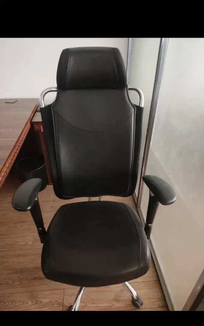 س خریدار لوازم اداری صندلی|مبلمان اداری|تهران, آرژانتین|دیوار