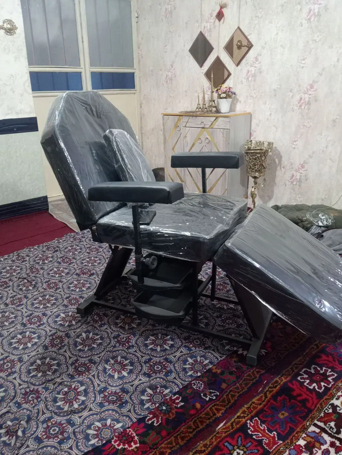 صندلی آرایش. ماساژ جاکفشی|آرایشی، بهداشتی، درمانی|بناب, |دیوار