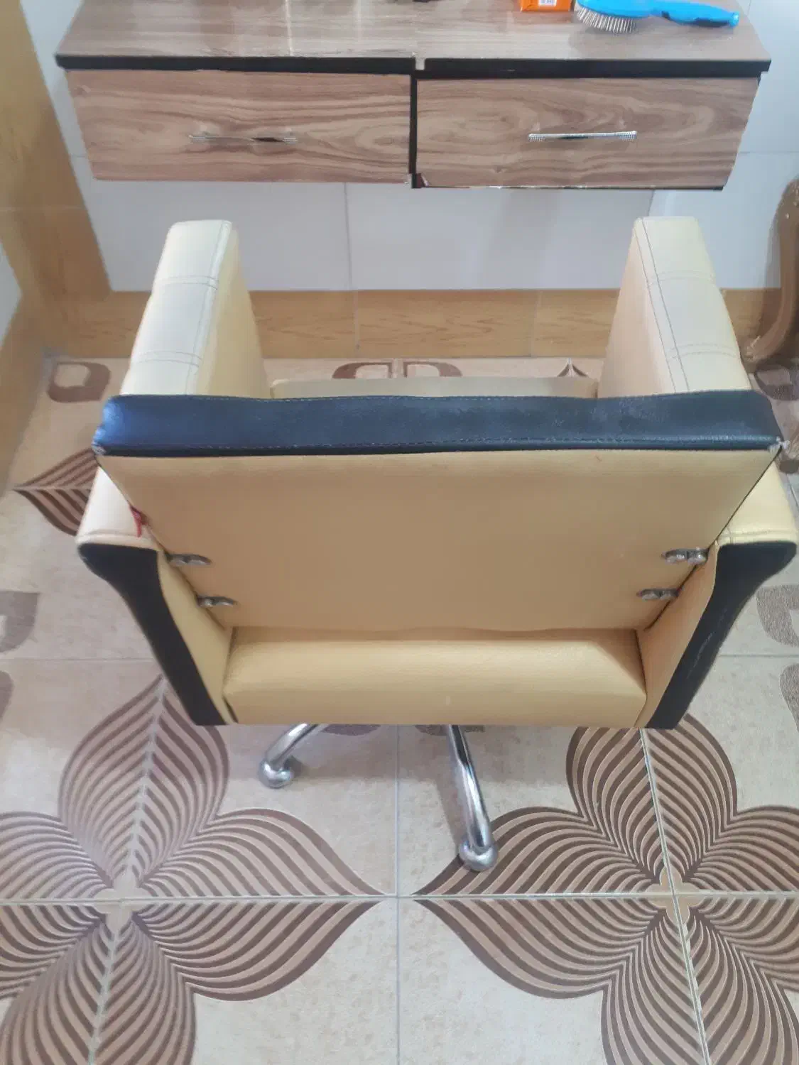 صندلی|صندلی و نیمکت|دورود, |دیوار