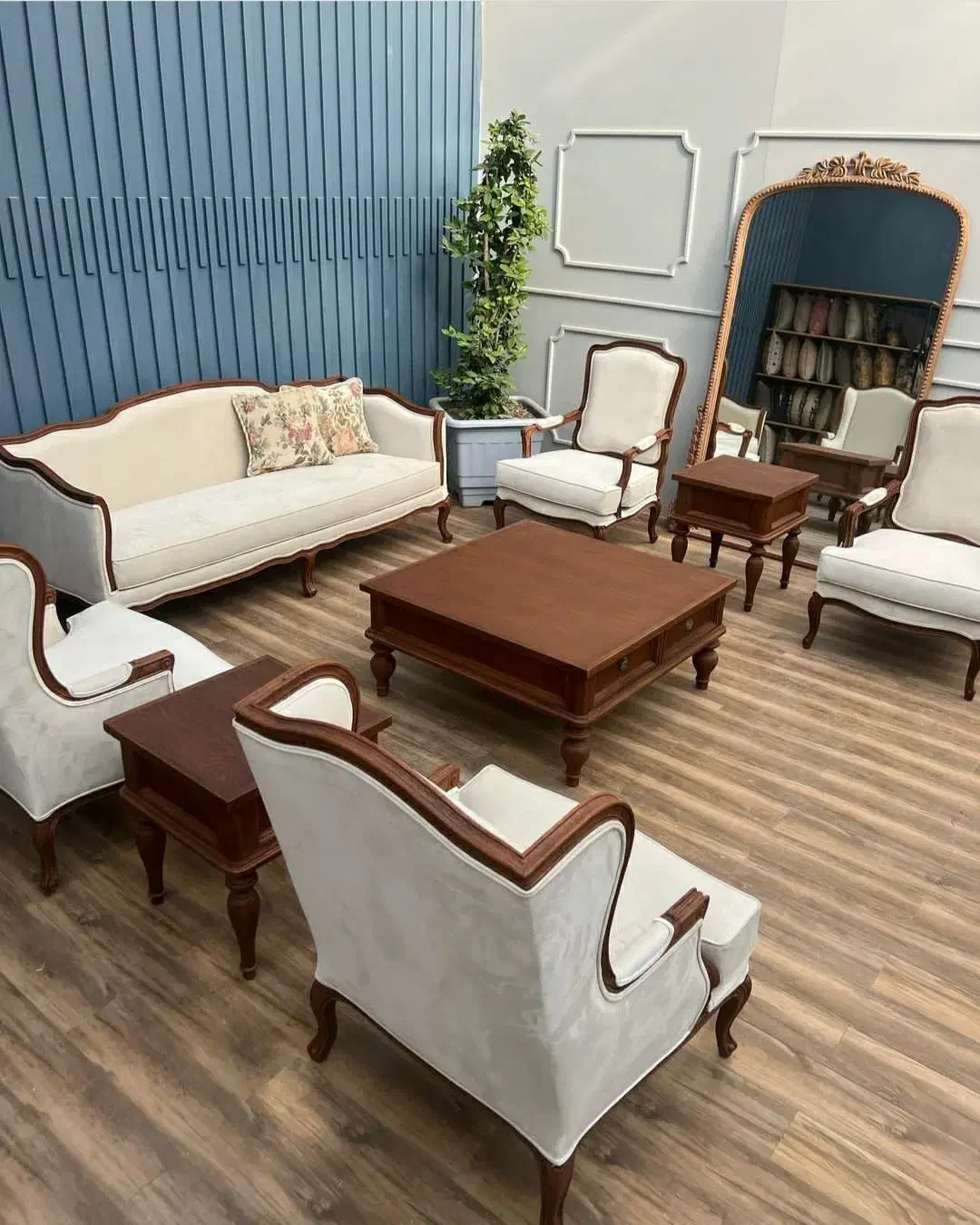 مبل ومیز کلاسیک طرحی زیبا پسند /جهاد ۸۹|مبلمان خانگی و میز عسلی|کرمان, |دیوار