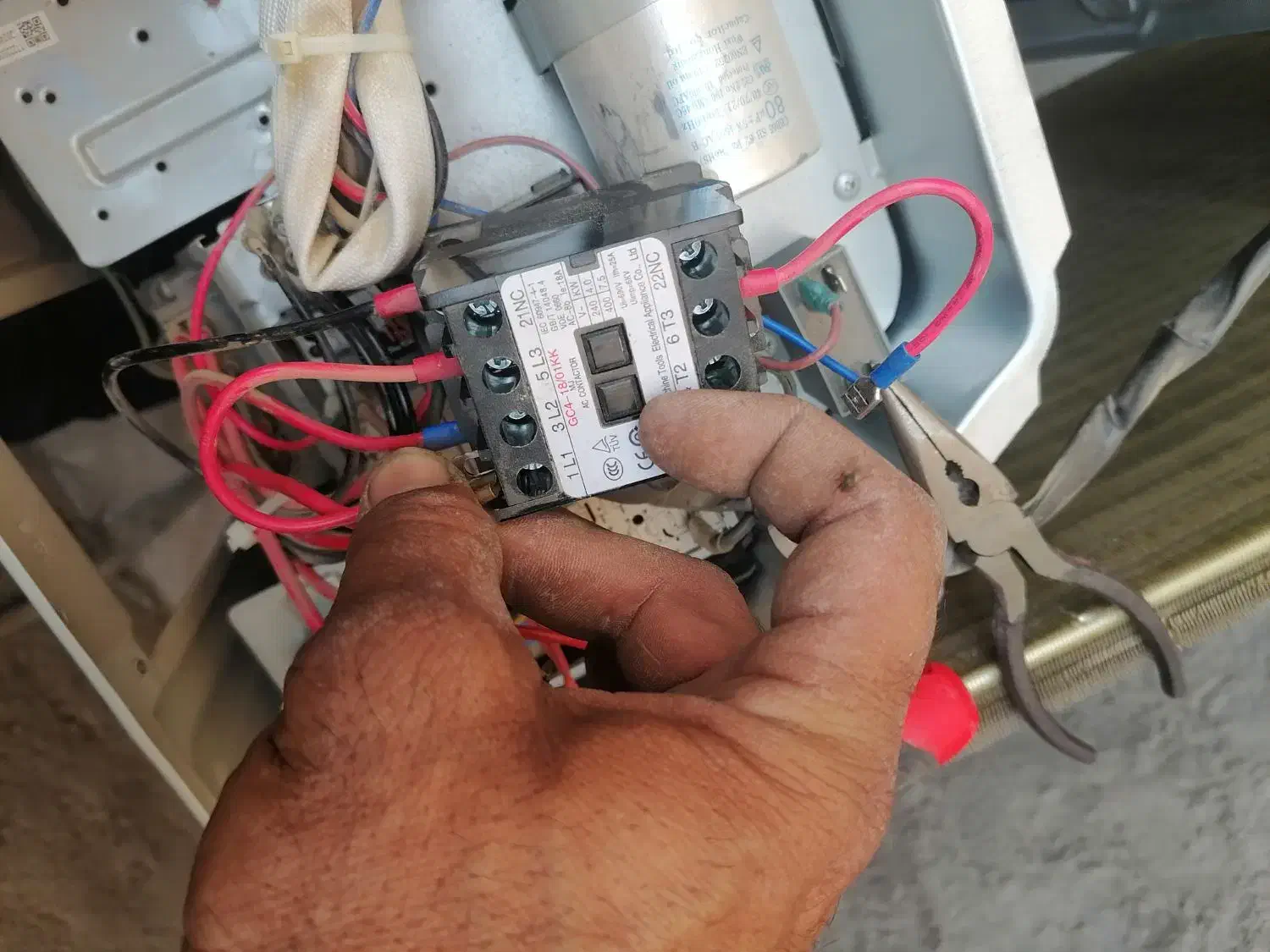 نصب و سرویس و جابجایی اسپلیت و تعمیرات تخصصی یخچال|خدمات پیشه و مهارت|جیرفت, |دیوار