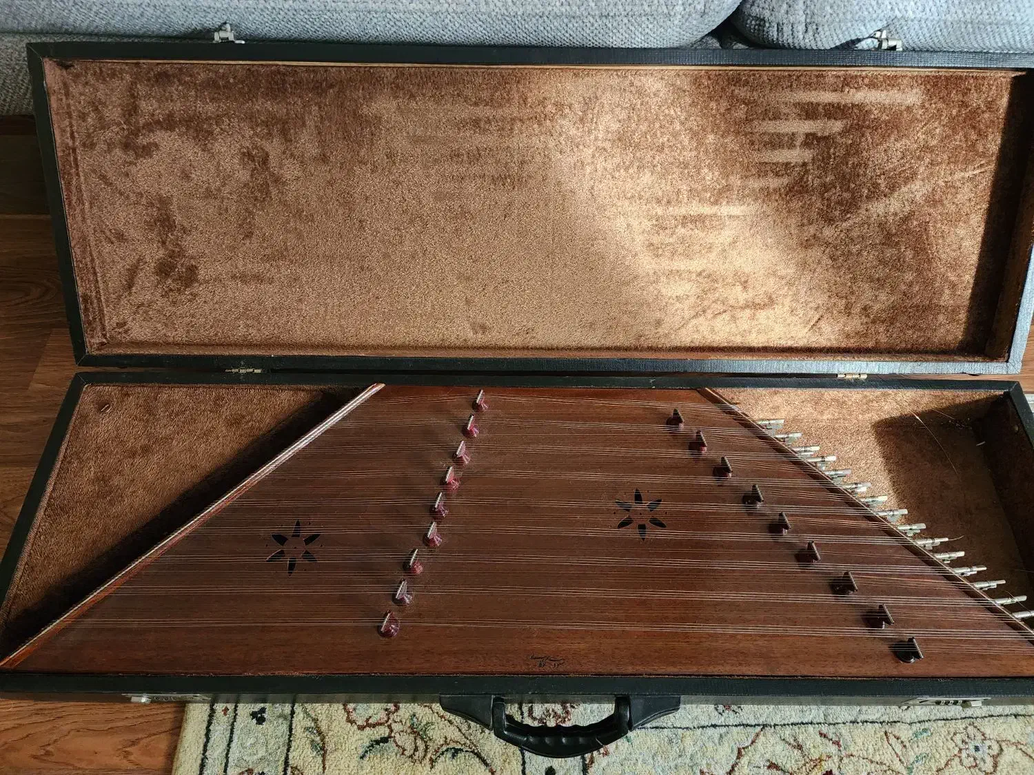 سنتور|سازهای سنتی|رشت, معلم|دیوار