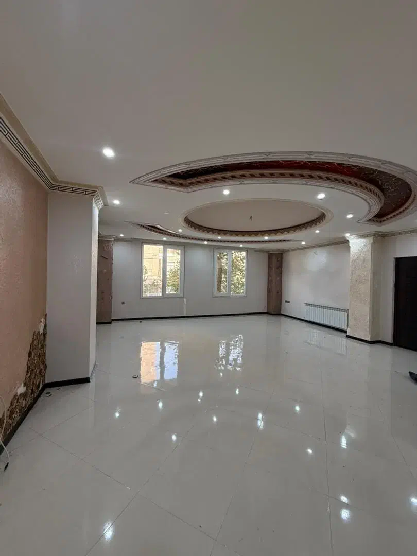 160متر/خیابانسینما/خوش نقشه/۳خواب/پذیراییدلباز|اجارهٔ آپارتمان|ورامین, ورامین|دیوار