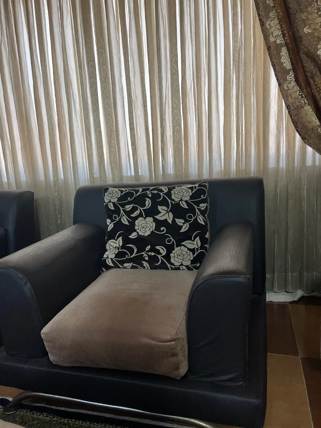 مبلمان ۶نفره به همراه جلو مبلی|مبلمان خانگی و میز عسلی|ایزدشهر, |دیوار