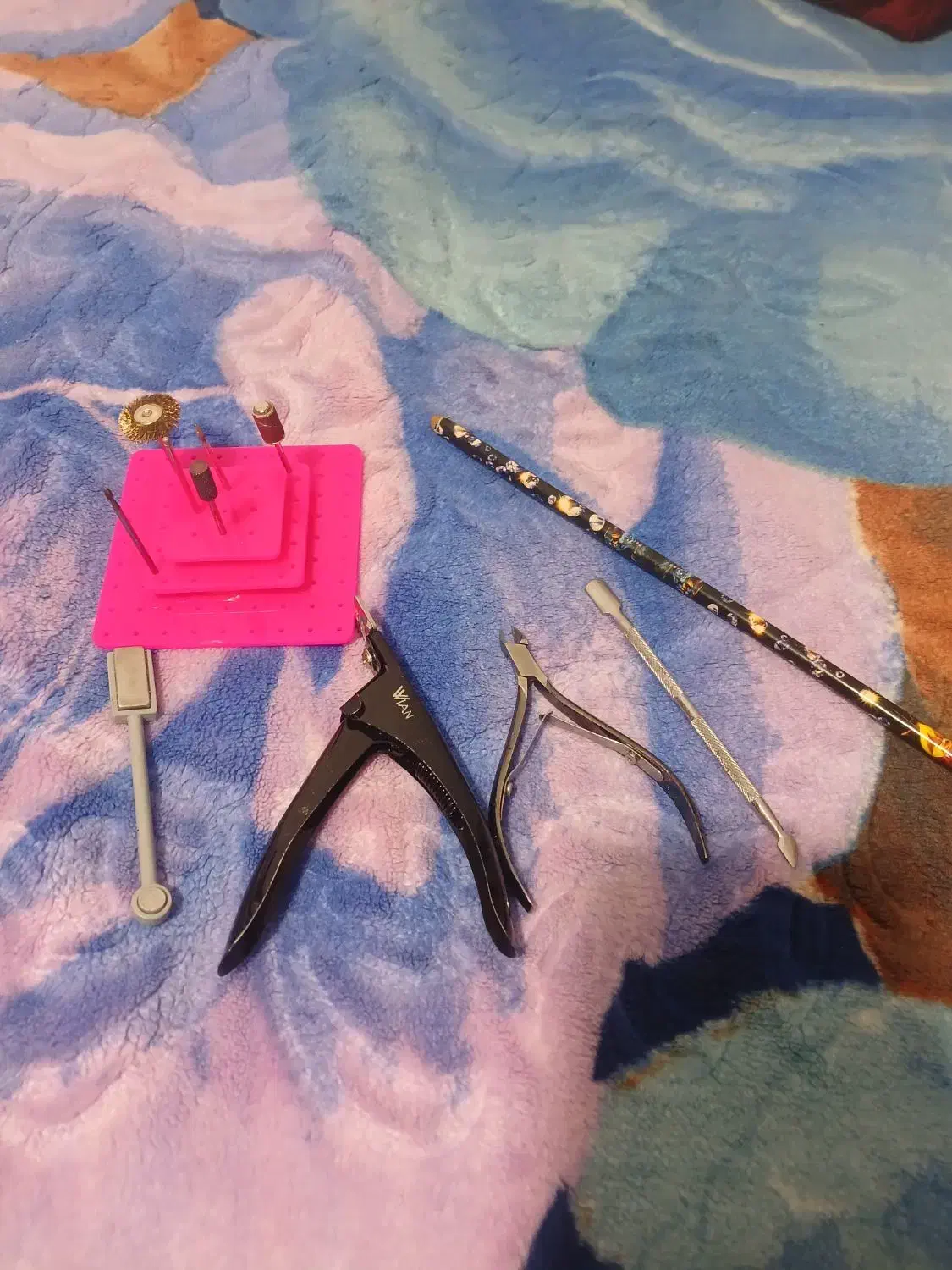 وسایل کاشت ناخن|آرایشگاه و سالن‌های زیبایی|صدرا-فارس, فاز ۱|دیوار