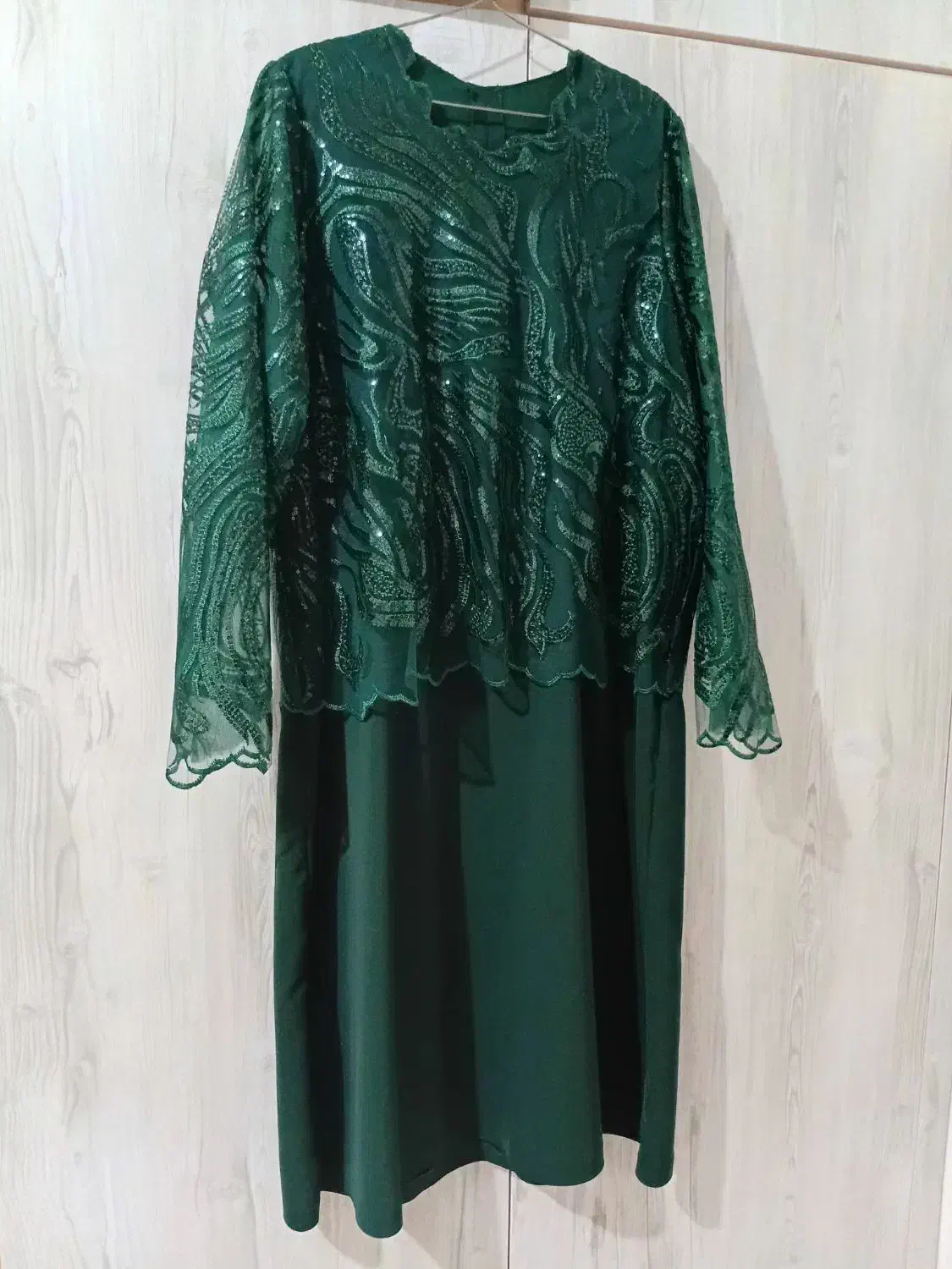 پیراهن زنانه|لباس|سیاهکل, |دیوار