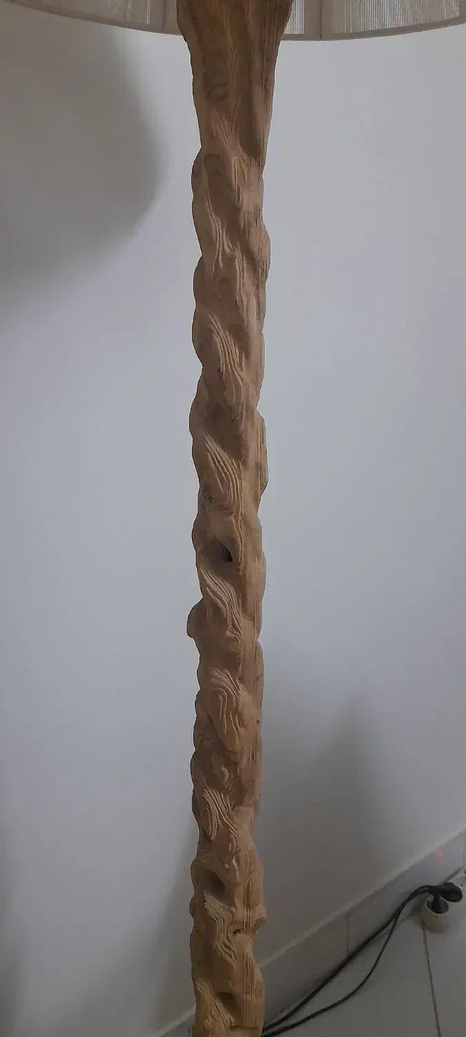 آباژور ایستاده چوب گردو به شرط کارشناس|چراغ خواب و آباژور|تهران, کیانشهر|دیوار