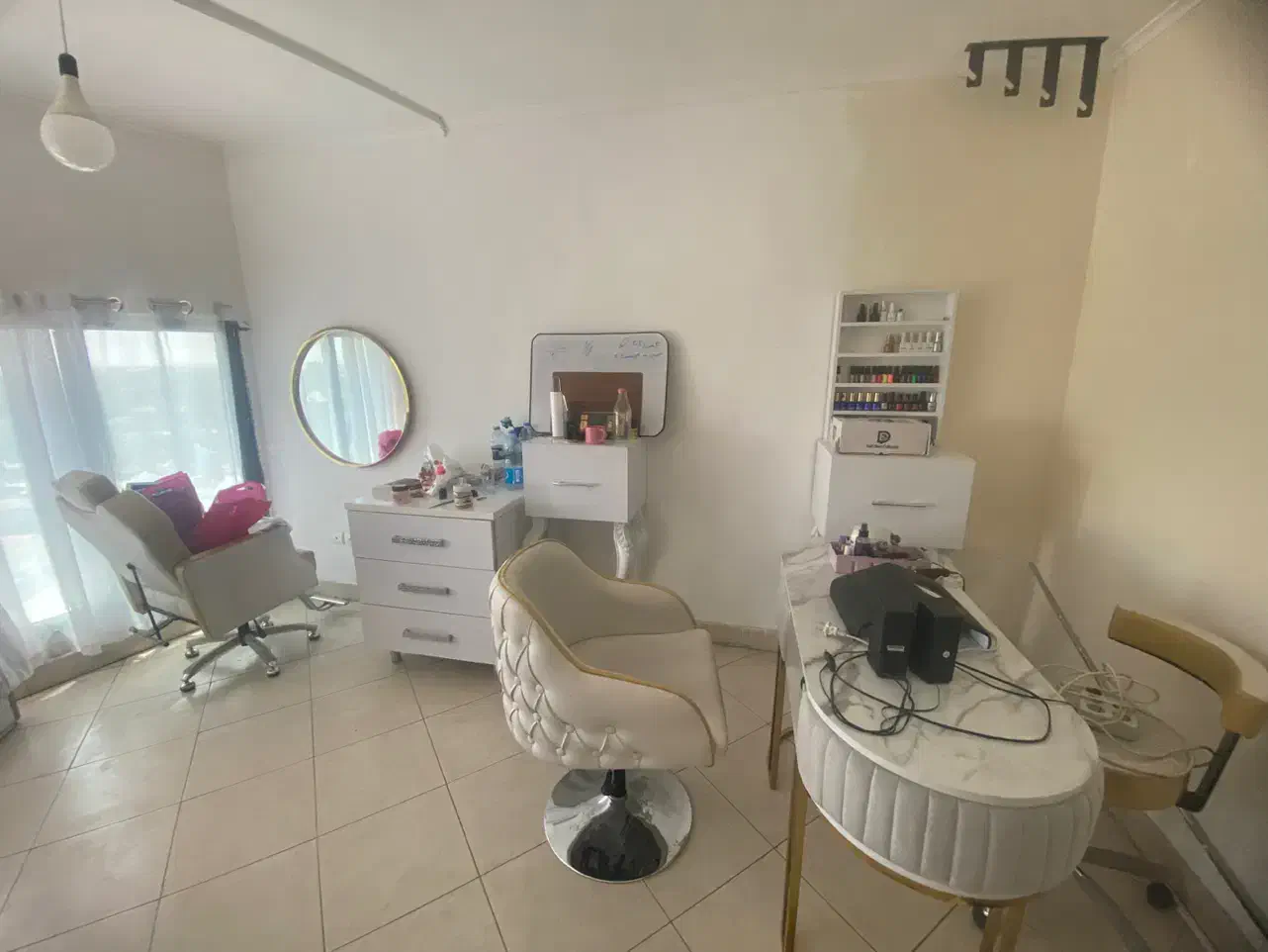 واگذاری سالن زیبایی با تمامی تجهیزات|آرایشگاه و سالنهای زیبایی|سمنان, |دیوار