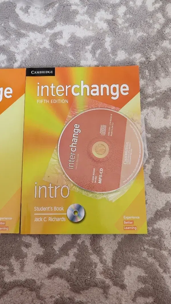 کتاب interchange|کتاب و مجله آموزشی|قم, آزادگان|دیوار
