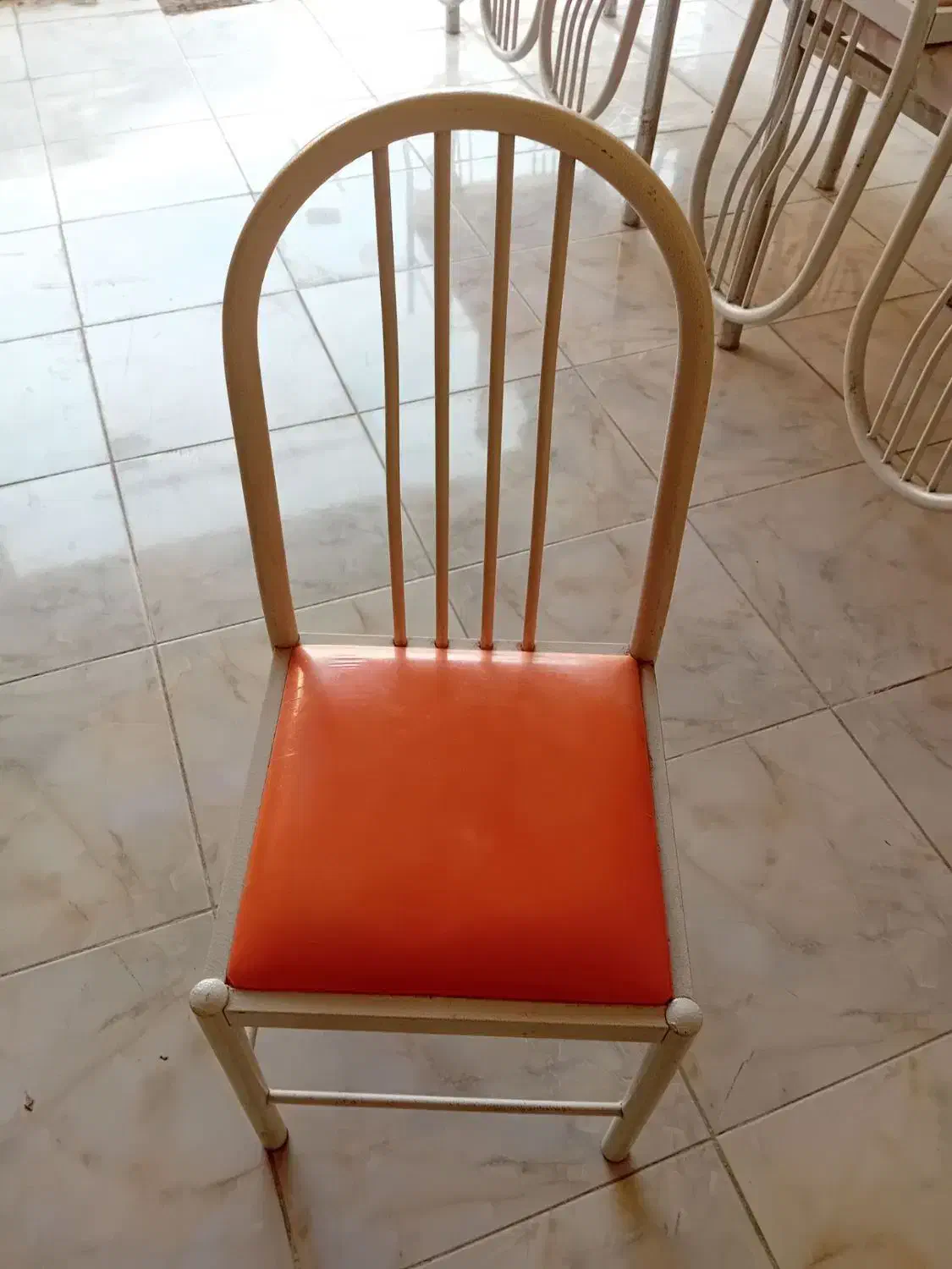 فروش میز و صندلی و چرخ گوشت|میز و صندلی غذاخوری|تبریز, |دیوار