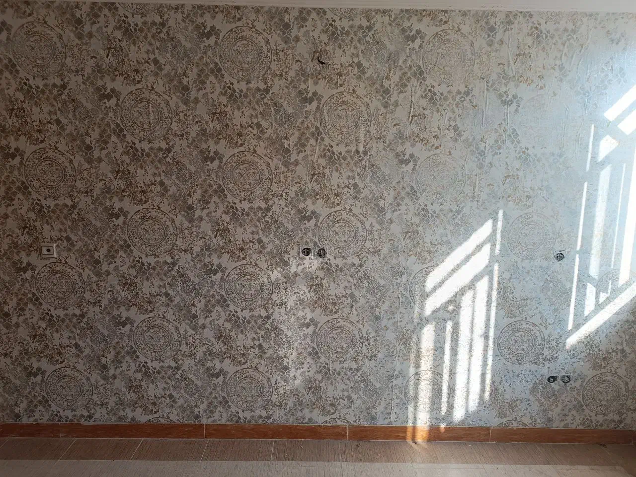 نصب کاغذ دیواری|خدمات پیشه و مهارت|یزد, |دیوار