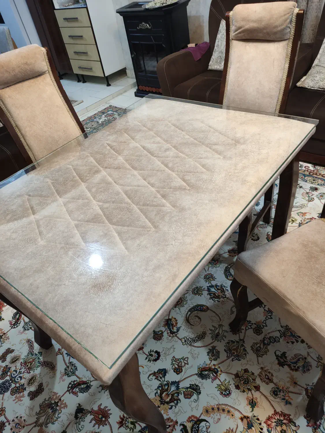 میز نهار خوری چهار نفره|میز و صندلی غذاخوری|رشت, شهریاران|دیوار